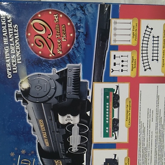 EZTEC Battery Operated North Pole Express 29 Piece 2020 Train Set - Picture 14 of 16